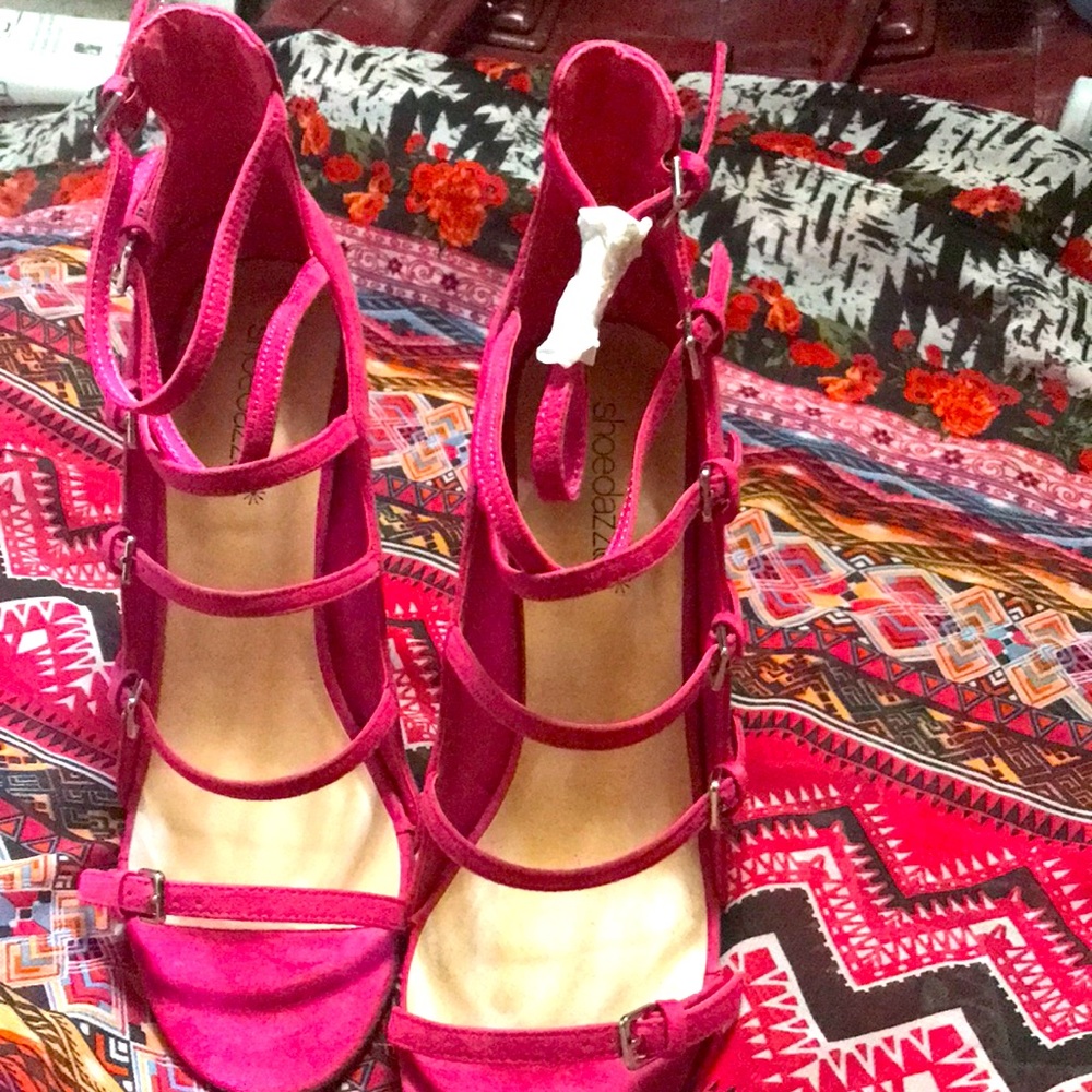 New Strappy Shoe Dazzle brand newl